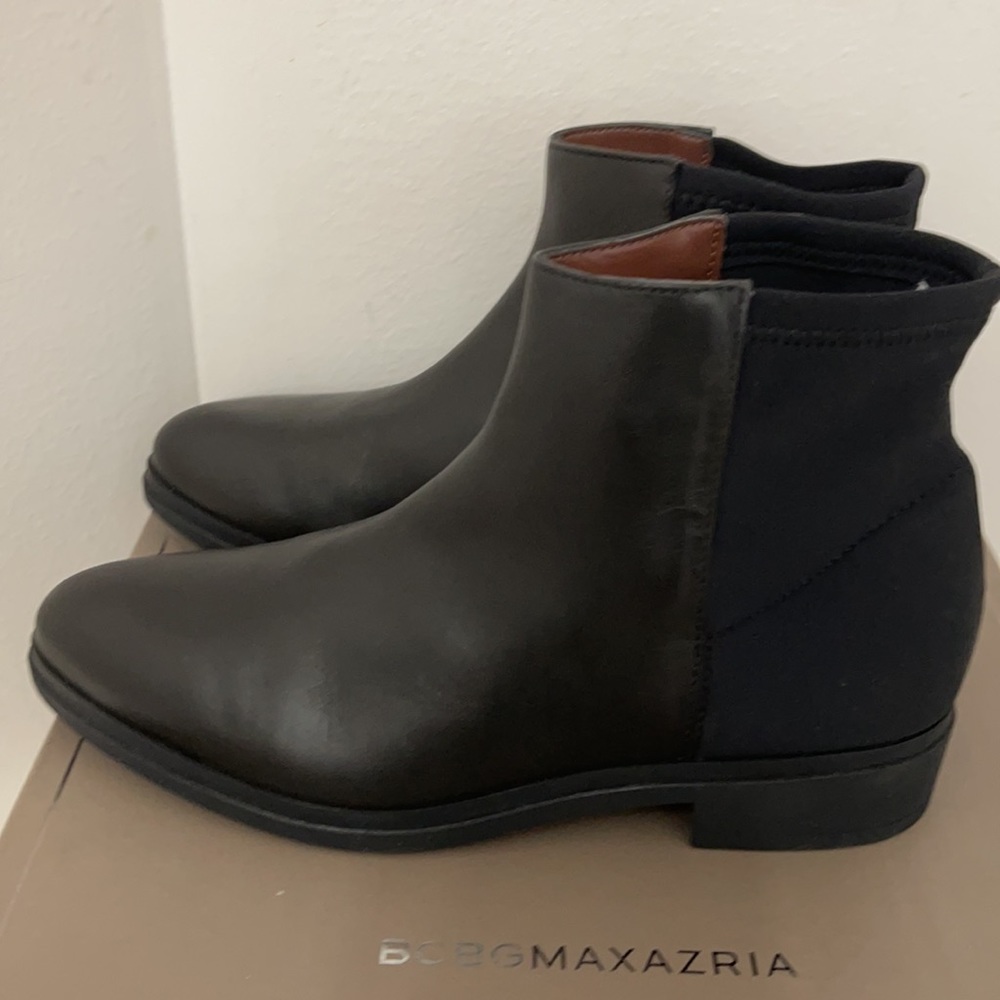 Bcbgmaxazria QXX131FB classic leather stitching pointed ankle boots